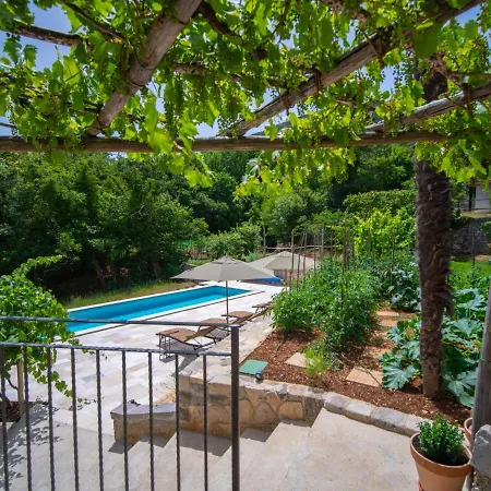 Holiday home Holiday Oliti
